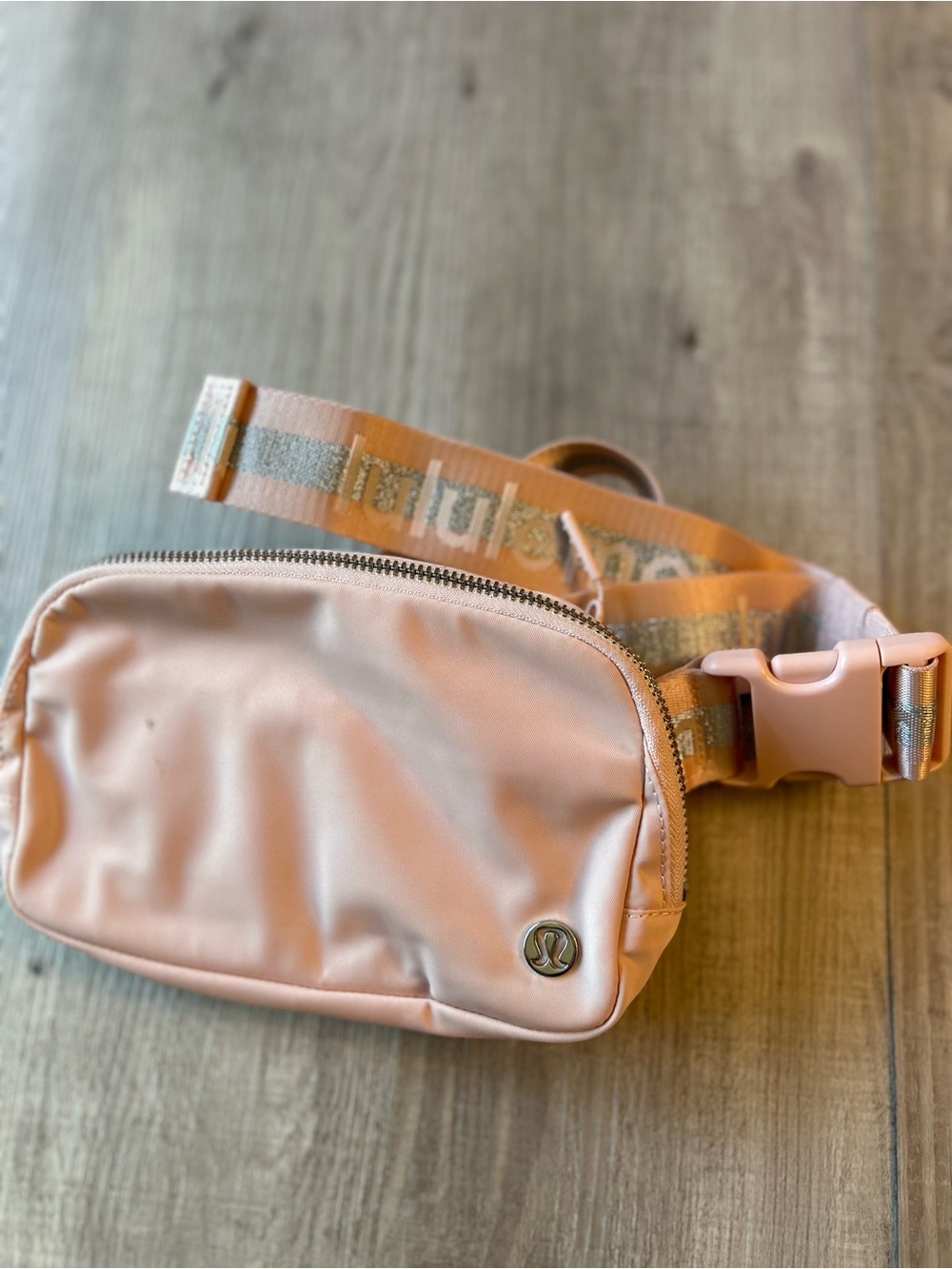 0010. LULULEMON Wear Everywhere Belt Bag 1L Pink Mist Silver • See mark